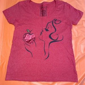 🍎 Disney STORE: teen: Snow White t-shirt. 🍎